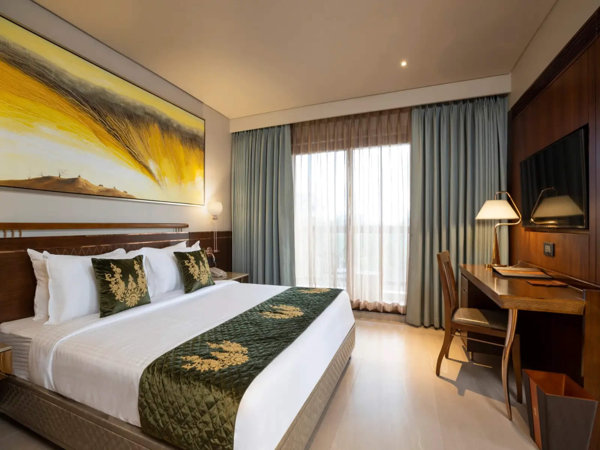 Yu Grande Suite